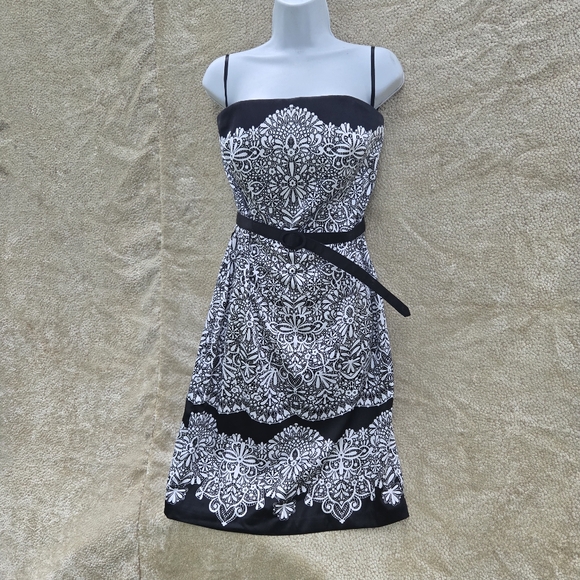 White House Black Market Strapless Black and White Dress - Picture 3 of 11